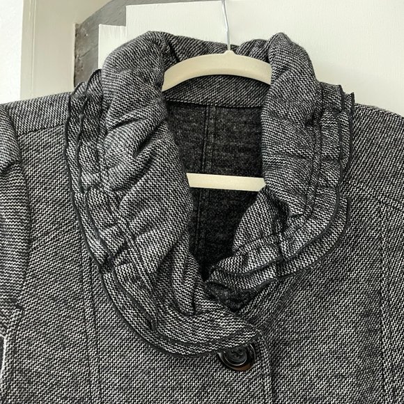 Beautiful and unique grey sweater vest - Picture 2 of 3